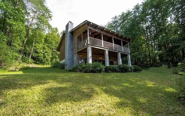 310 Licklog Court, Hayesville, NC 28904