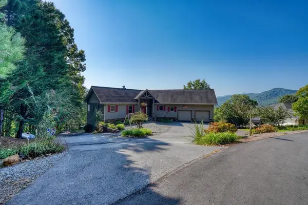 1722 Victoria Woods Circle, Hiawassee, GA 30546