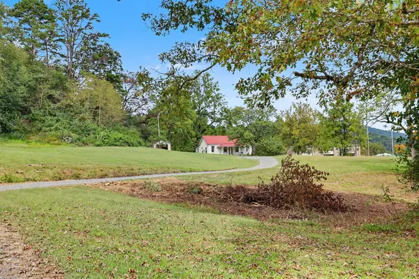 565 Tomotla Road, Marble, NC 28905