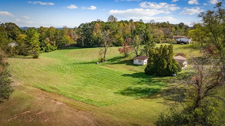 121 Orchard Boulevard, Blue Ridge, GA 30513 - #2