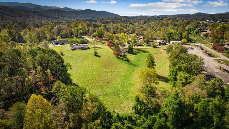 121 Orchard Boulevard, Blue Ridge, GA 30513 - #3