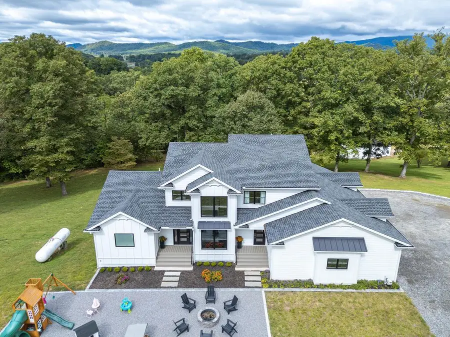 300 Sherwood Forest Drive, Hayesville, NC 28904 - #2