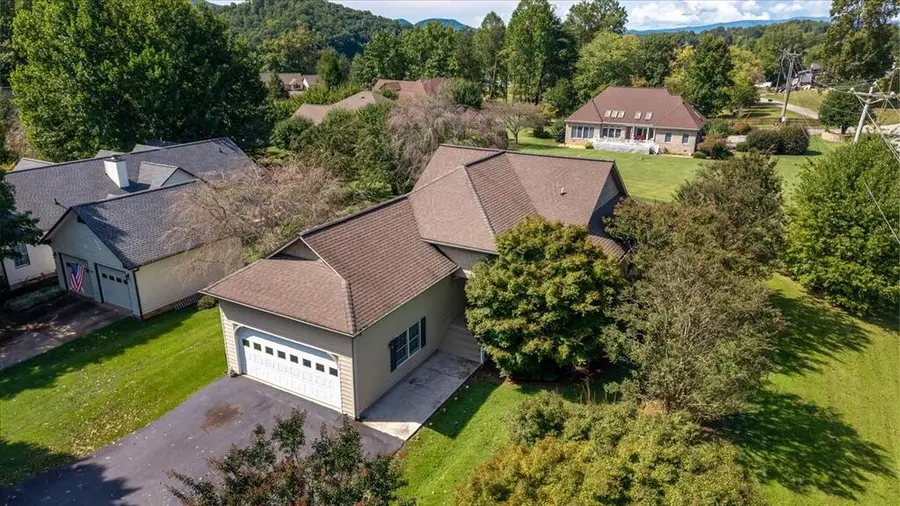 324 Sims Circle, Hiawassee, GA 30546 - #2