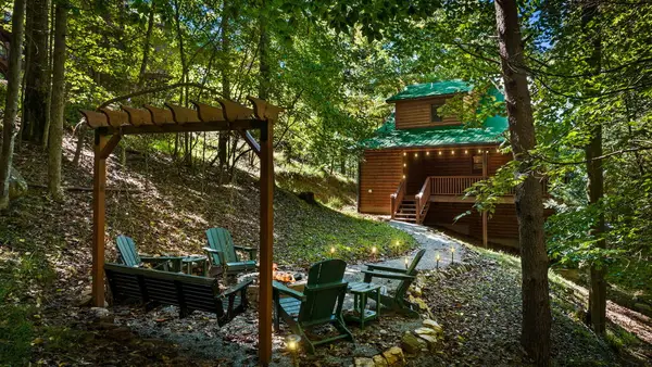 1170 Beaver Lake Drive, Ellijay, GA 30540