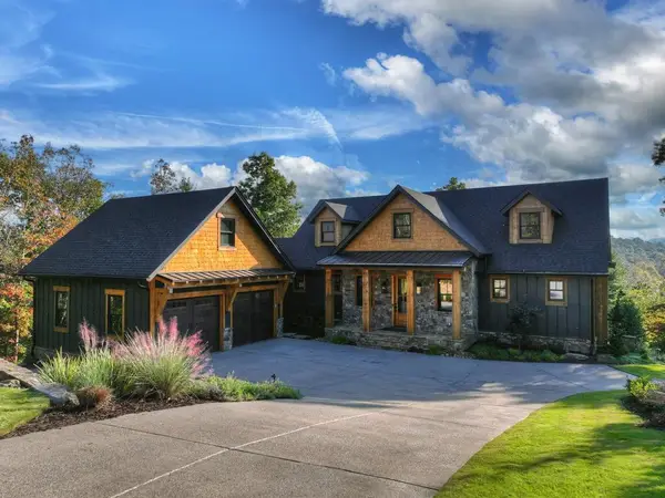 387 Hickory Way, Mineral Bluff, GA 30559