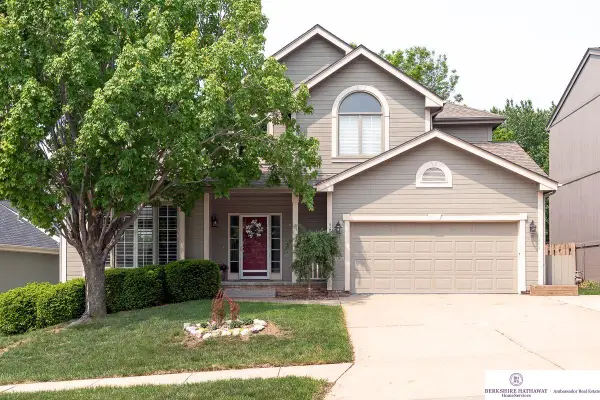 4234 N 165th Street, Omaha, NE 68116