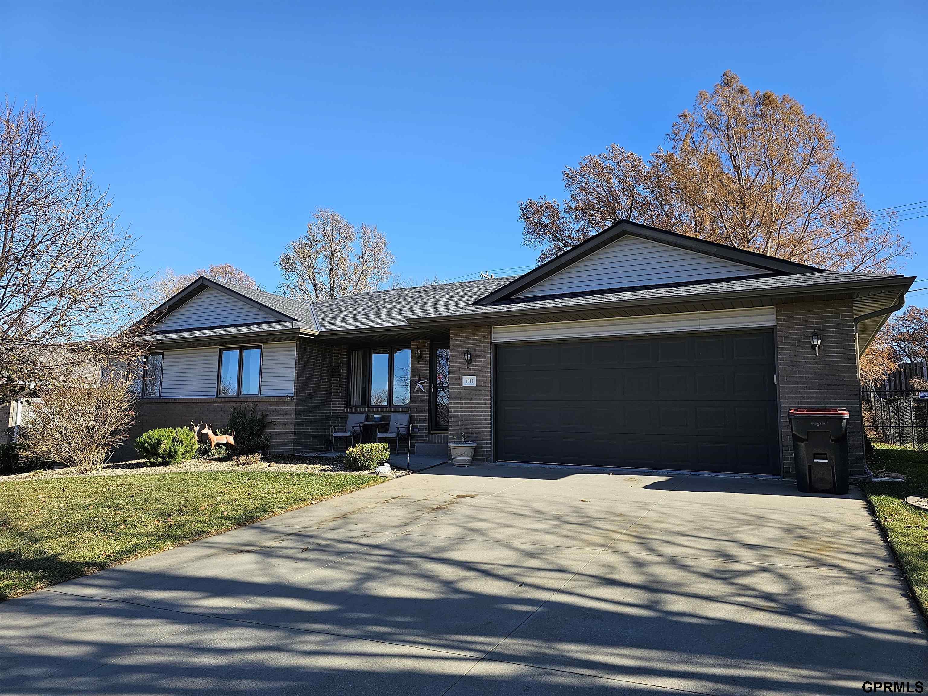 1314 Crest View Avenue Beatrice NE 68310 BHGRE