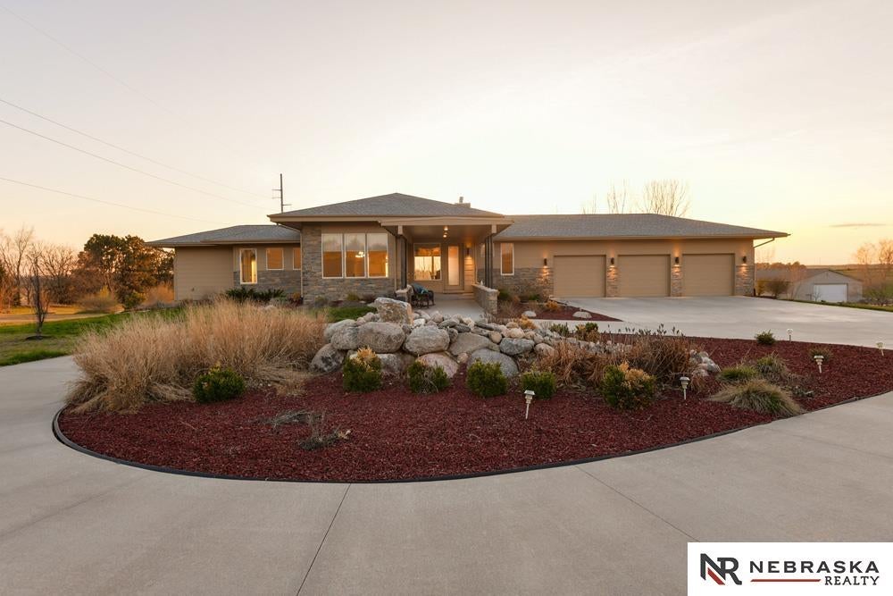 12240 S 124th Avenue, Papillion, NE 68046 BHGRE