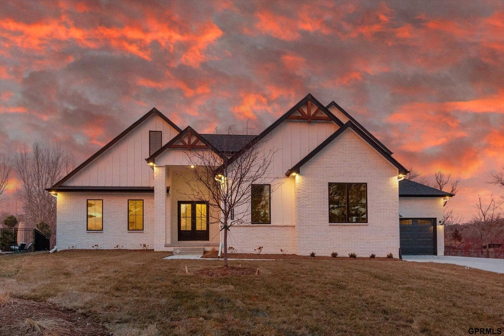 22750 Sanctuary Ridge Drive, Omaha, NE 68022 BHGRE