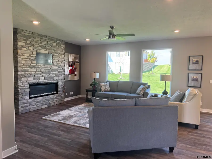 10926 Hardwood Drive, Papillion, NE 68046 - Image #2