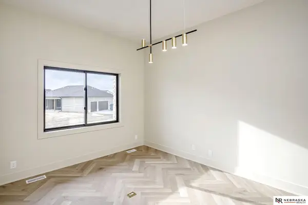 15709 Kansas Avenue, Omaha, NE 68116