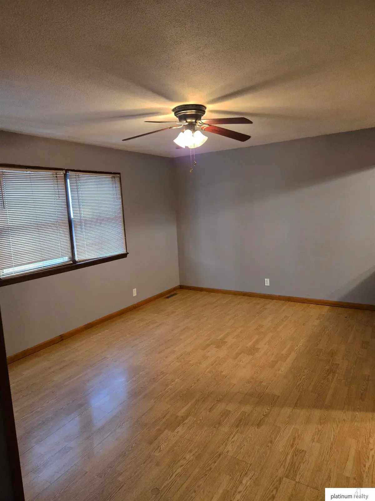 9380 Ohio Street W, Omaha, NE 68134 - Image #1