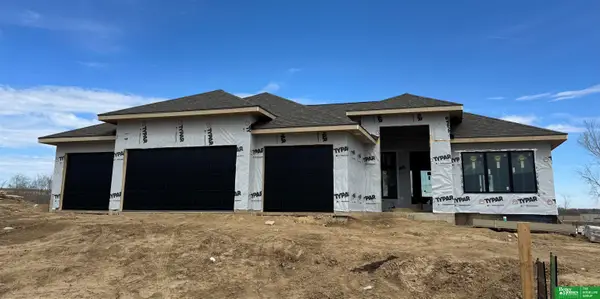 10008 Laramie Street, Papillion, NE 68046