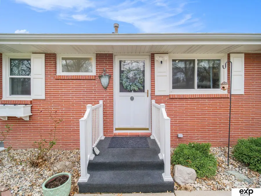 627 Trail Ridge Road, Lincoln, NE 68505 - Image #2