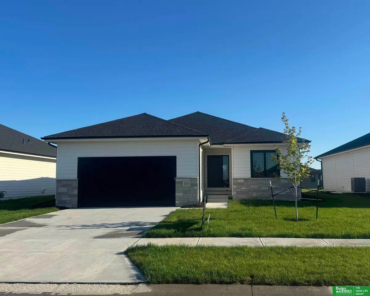 20930 Ellison Avenue, Elkhorn, NE 68022 - #1