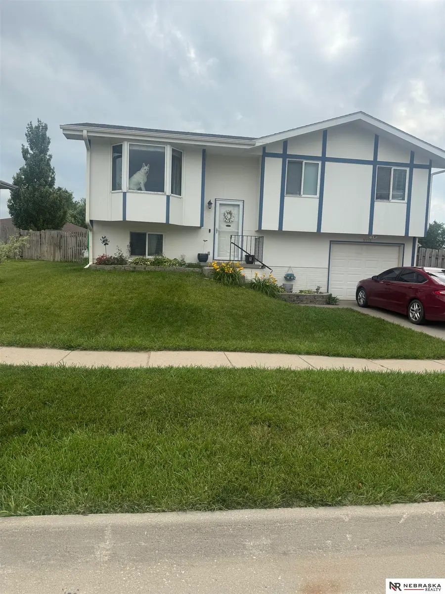 5231 W Songbird Circle, Lincoln, NE 68528 - Image #2