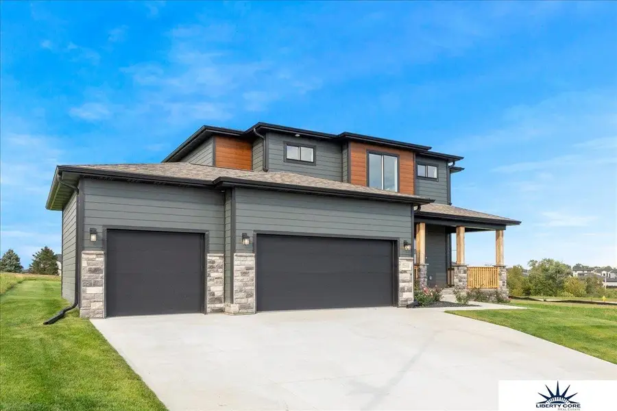 21010 Alex Avenue, Elkhorn, NE 68022 - Image #2