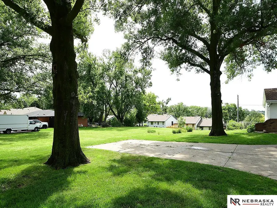 9345 Blondo Street, Omaha, NE 68134 - Image #2