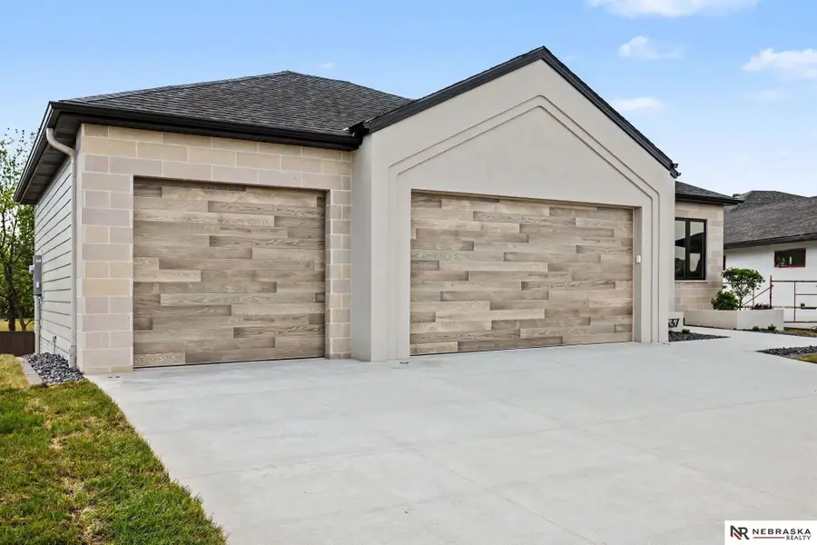 2537 S 102nd Street, Lincoln, NE 68520 - #3