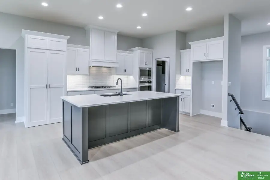 5438 N 212th Street, Elkhorn, NE 68022 - Image #3