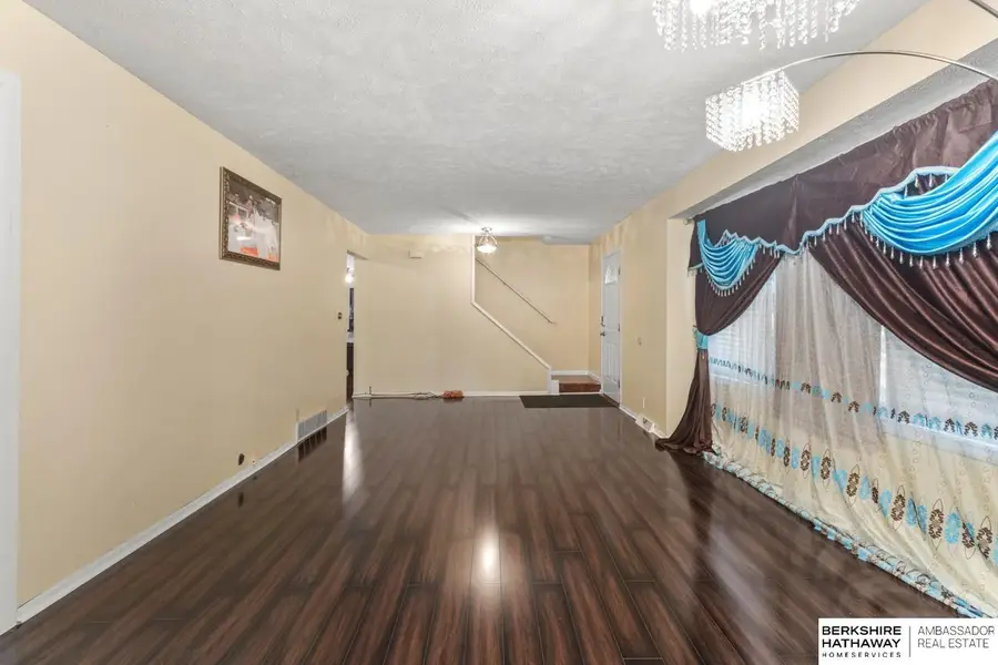 5624 N 92 Street, Omaha, NE 68134 - Image #2