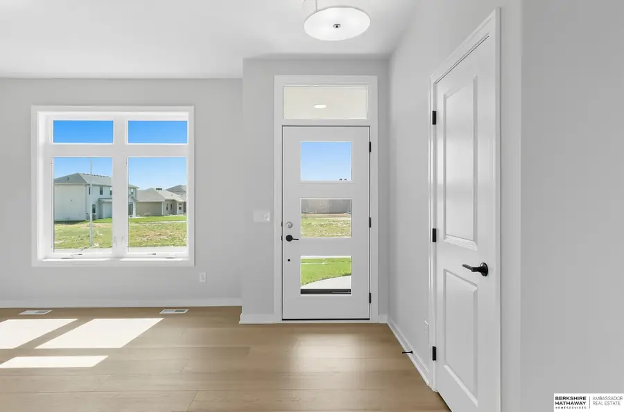 20714 Vernon Avenue, Elkhorn, NE 68022 - Image #3