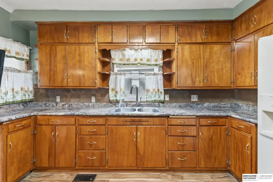 1610 Frederick Street, Omaha, NE 68108 - Image #2