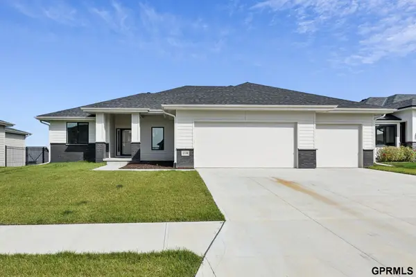 21138 Hartman Avenue, Elkhorn, NE 68022