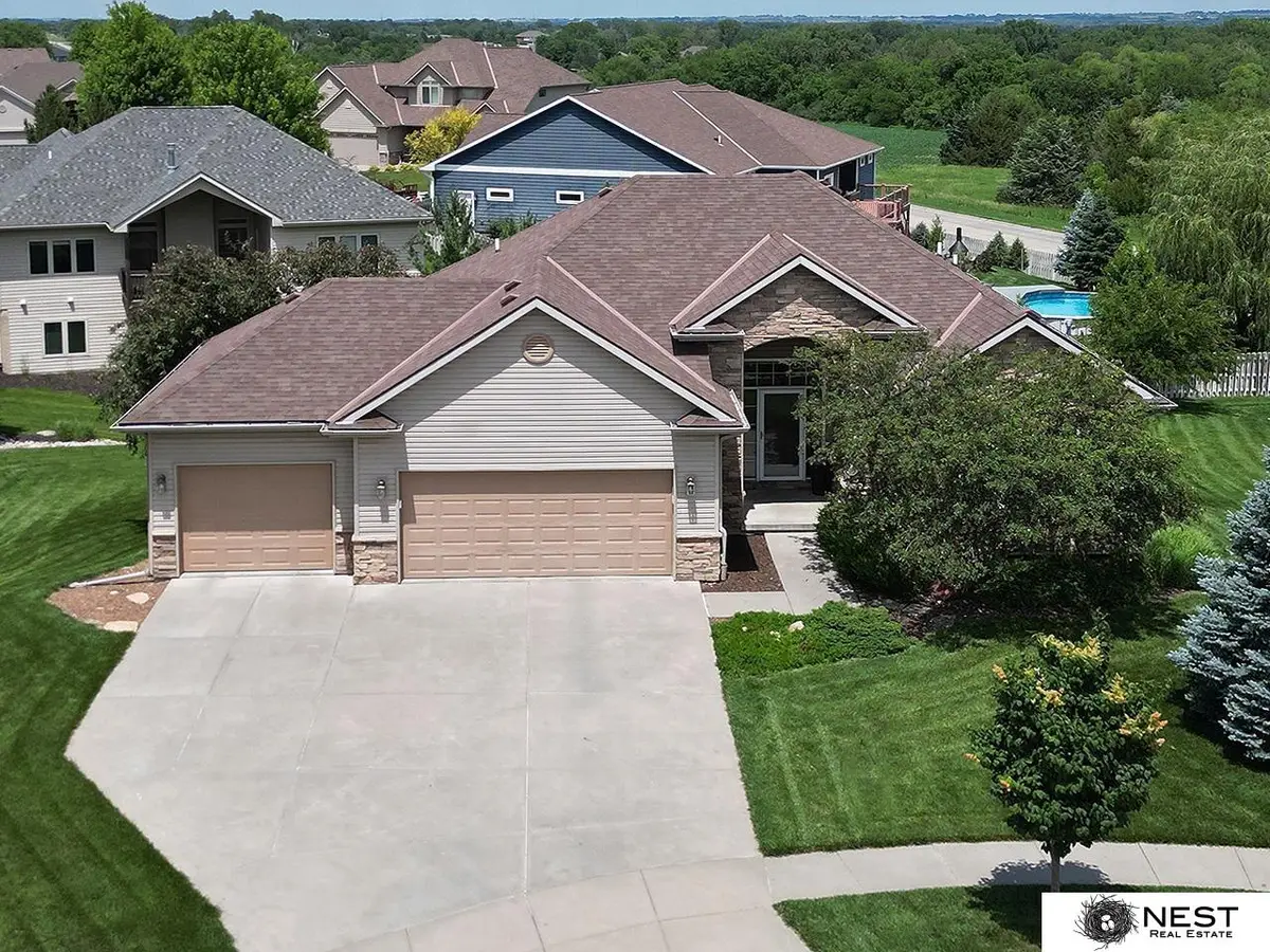 9712 Andre Circle, Lincoln, NE 68526 - Image #1