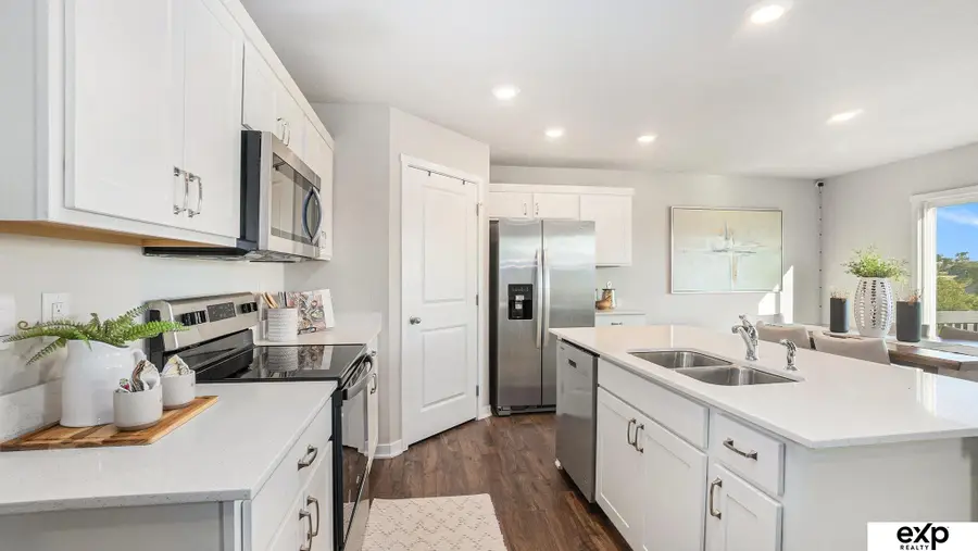 4517 Lawnwood Drive, Bellevue, NE 68133 - Image #2