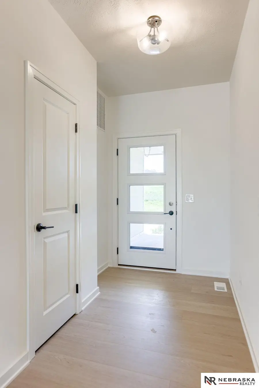 10905 N 159 Avenue, Bennington, NE 68007 - Image #2