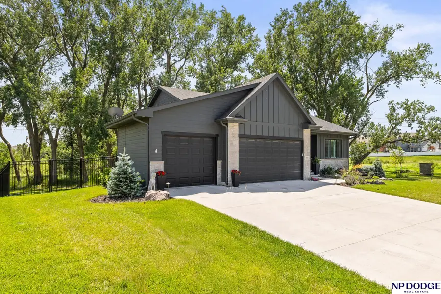 18221 Redwood Street, Richland Vii, NE 68136 - Image #2