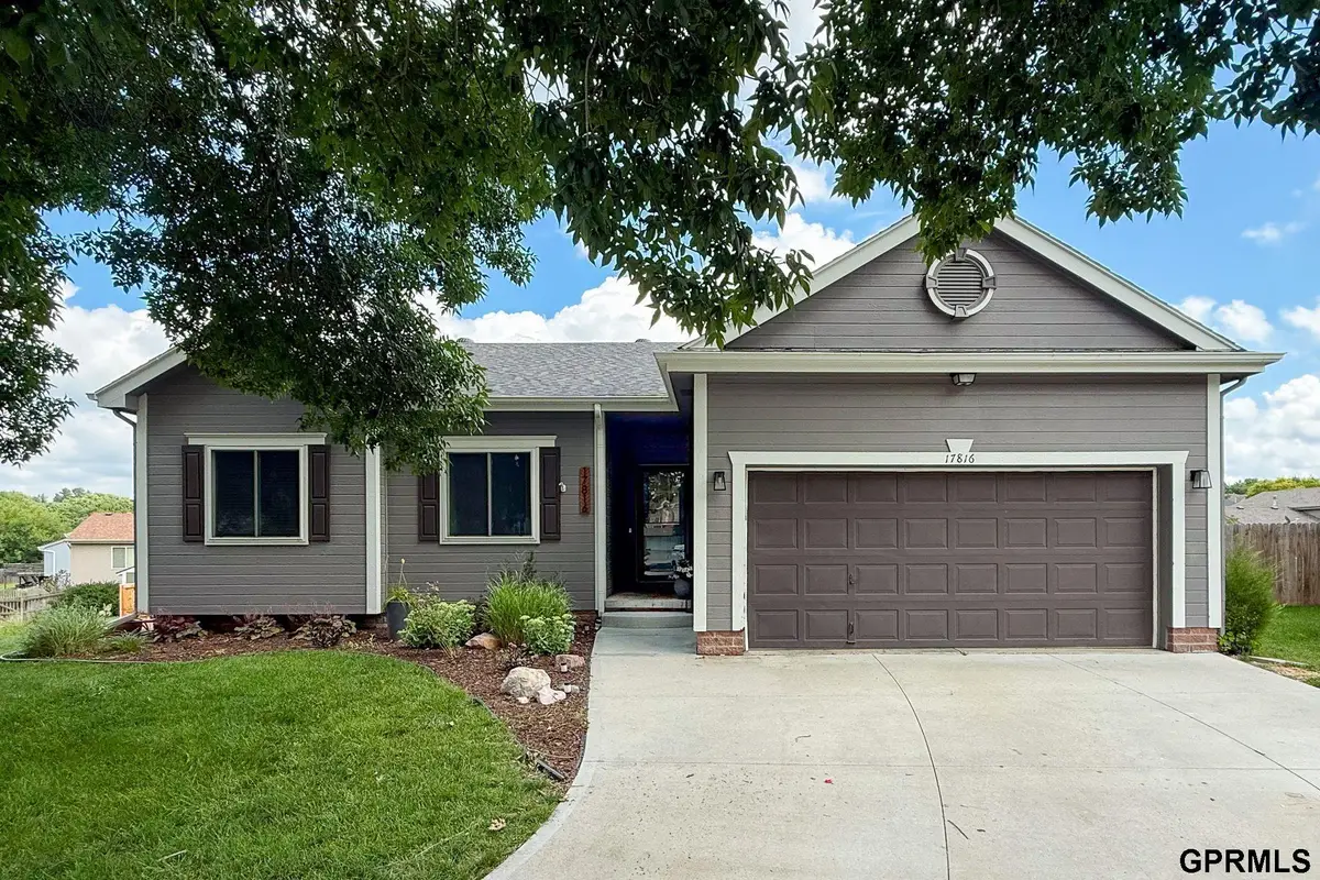 17816 Jacobs Circle, Omaha, NE 68135 - Image #1