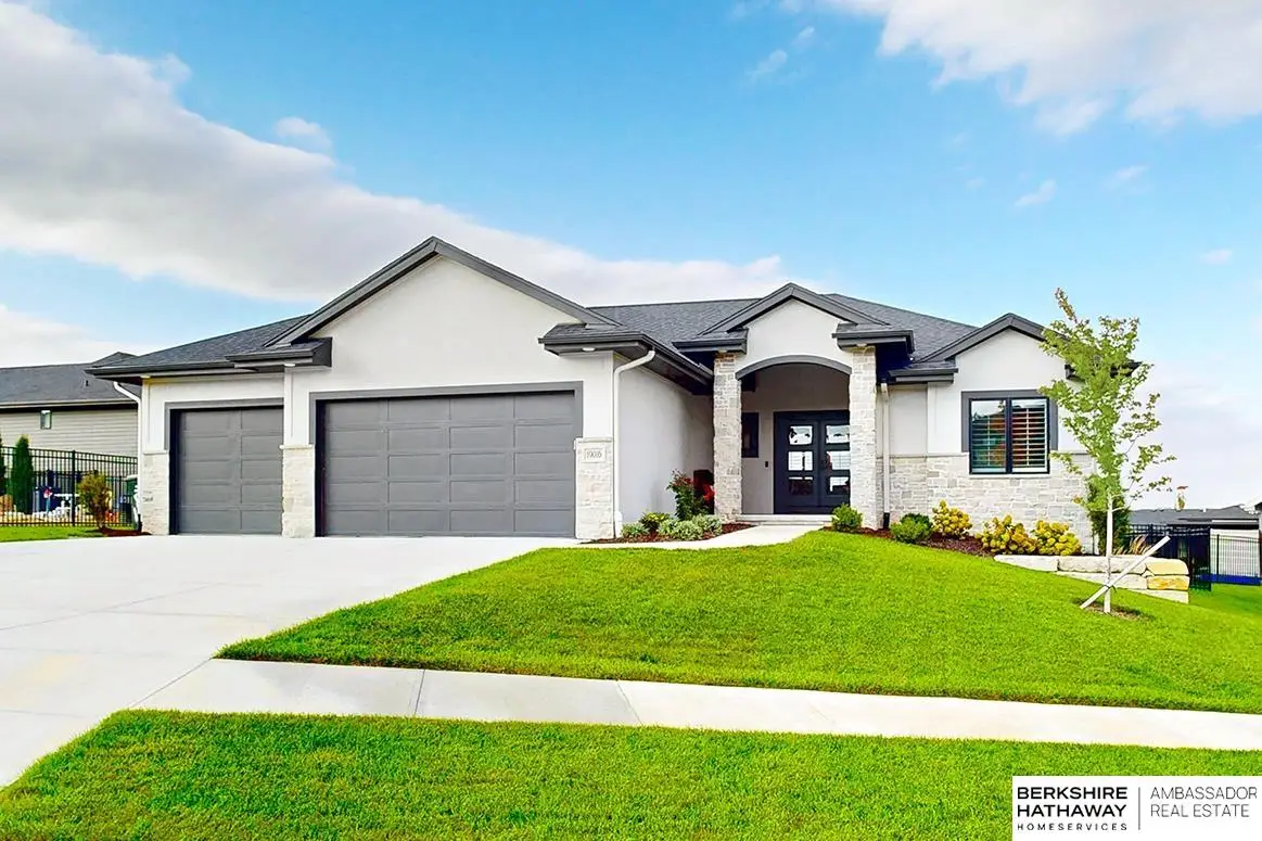 19016 Hazelnut Drive, Gretna, NE 68028 - Image #1