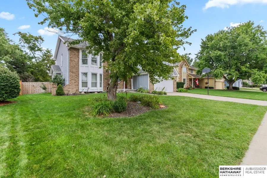 10514 Adams Drive, Omaha, NE 68127 - Image #2