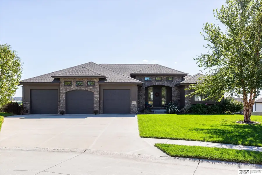 19315 Ruggles Circle, Chicago, NE 68022 - Image #2