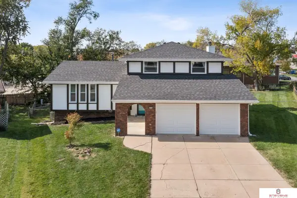 10704 Borman Circle, Omaha, NE 68127