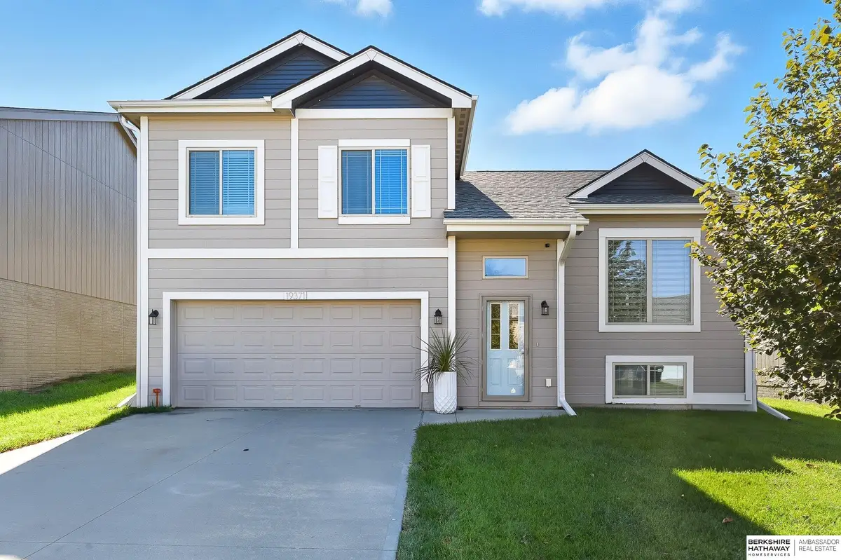 19371 X Street, Omaha, NE 68135 - Image #1