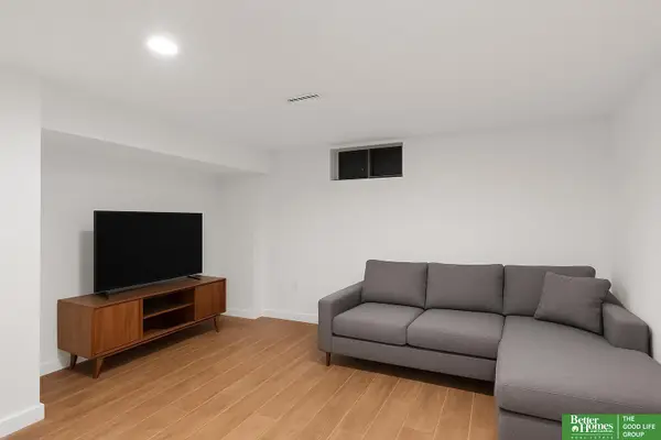 4113 Bartmann Drive, Bellevue, NE 68147