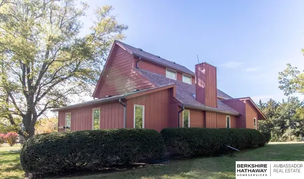 2909 Raymond Road, Davey, NE 68336