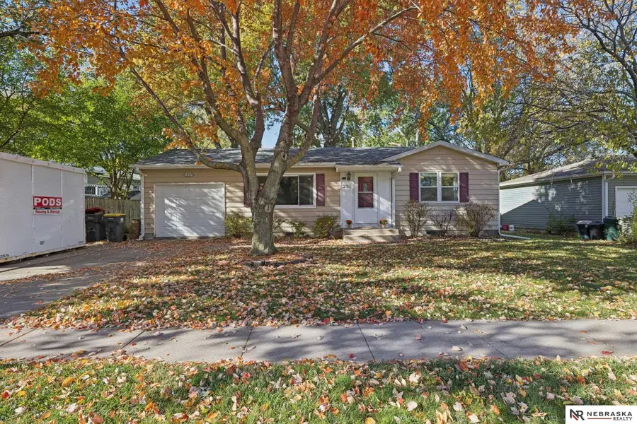 231 Redwood Lane, Lincoln, NE 68510 - Image #2