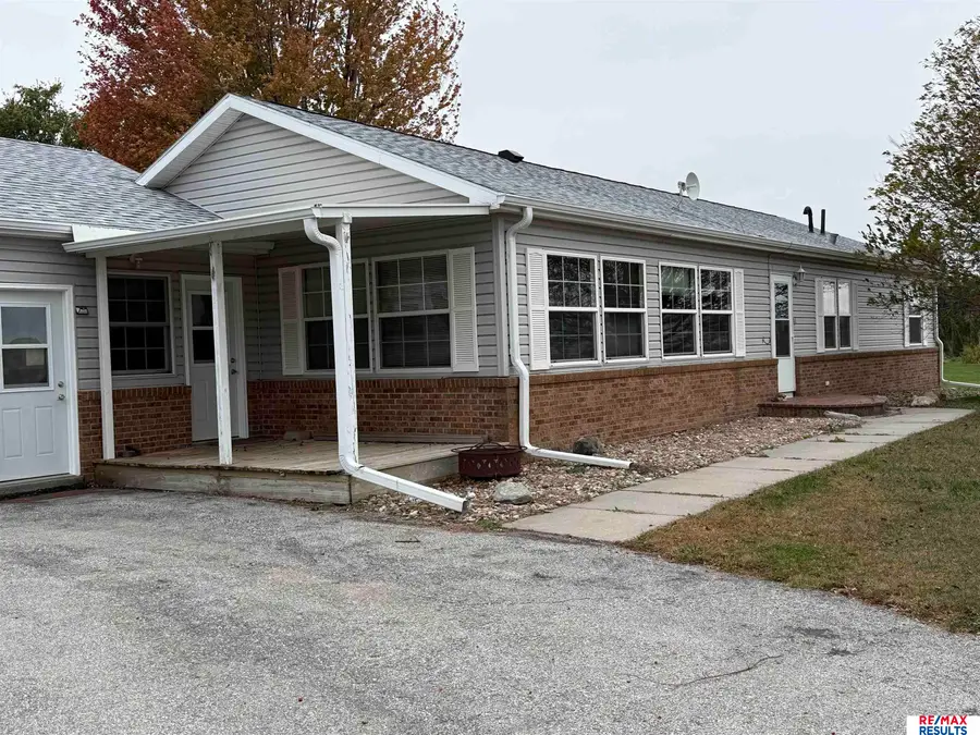 1054 Hillcrest Drive, Fremont, NE 68025 - Image #2