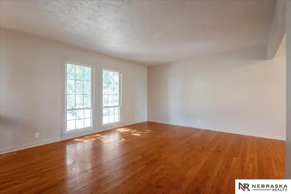 2514 Jack Pine Street, Bellevue, NE 68123