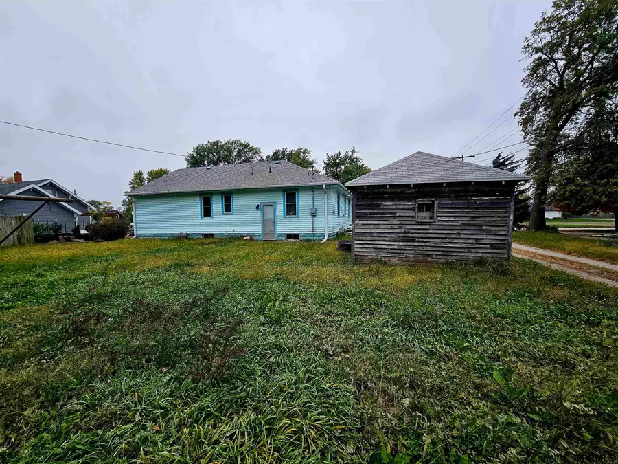 329 S 11th Street, Geneva, NE 68361 - Image #3