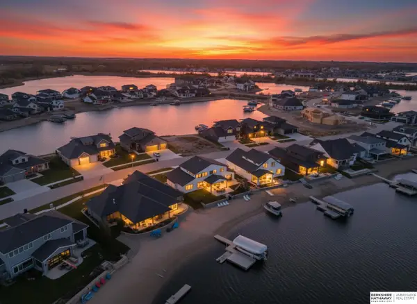 28462 Laurel Circle, Omaha, NE 68064