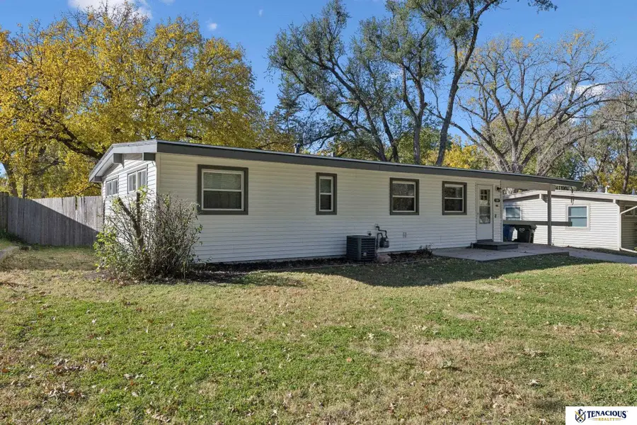 349 Prestwick Road, Lincoln, NE 68505 - Image #3