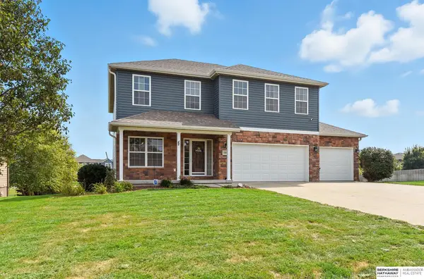 10505 N 152nd Avenue Circle, Bennington, NE 68007