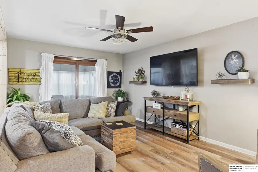 6411 S 75th Avenue Circle, Omaha, NE 68127 - Image #3