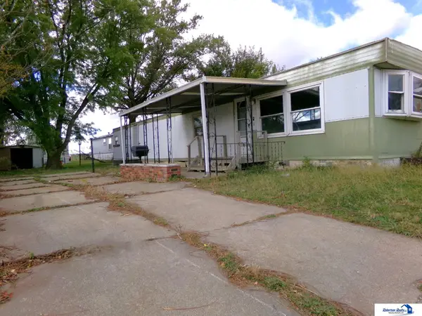 2409 Arapahoe Trail, Beatrice, NE 68310