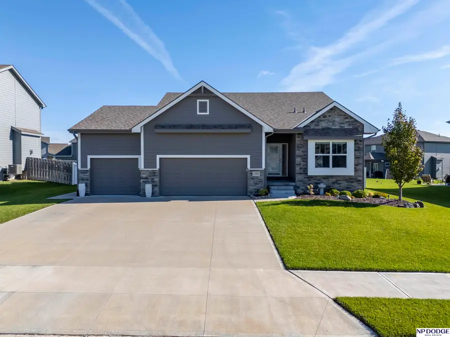11905 S 112th Street, Papillion, NE 68046 - Image #2